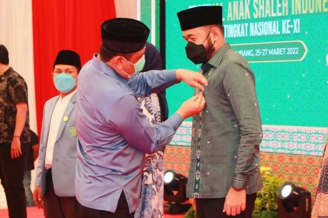 Wako Fadly Amran Terima Anugerah FASI XI 2022