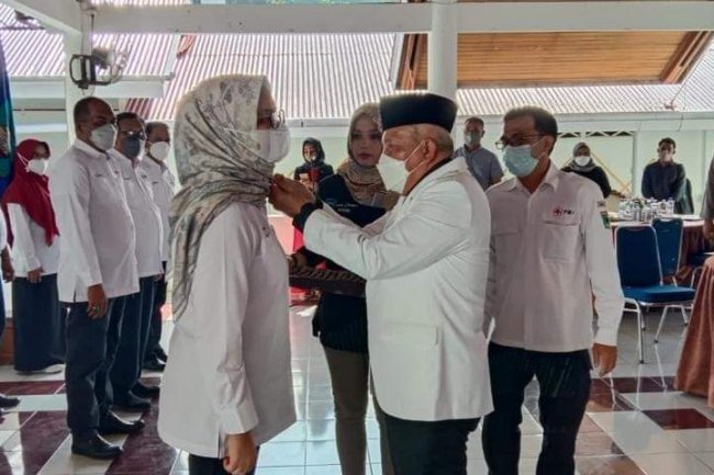Aristo Munandar Lantik dr. Meivyta Deri Asta, MPH Sebagai Ketua PMI Kota Sawahlunto 