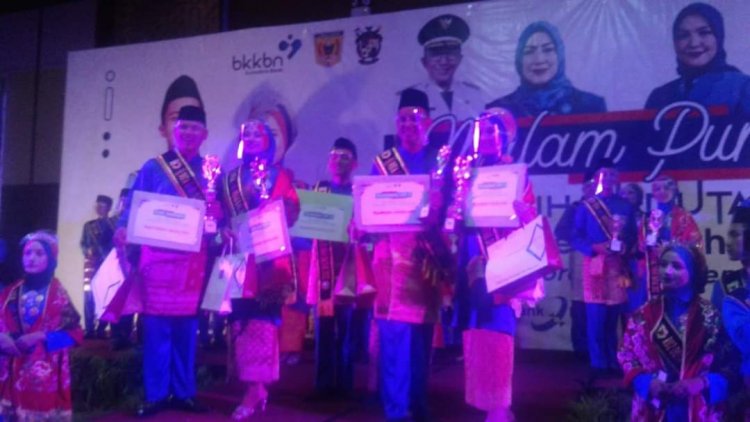 Jihad Nusa Adra Dan Siti Fatima Zahiro Duta GenRe Tanah Datar 2022