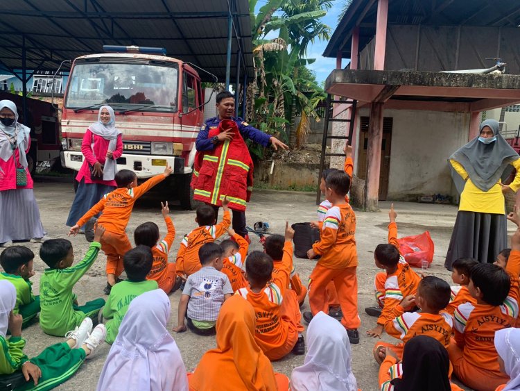 Kenalkan Alat dan Tata Cara Penyelamatan dan Pemadam Kebakaran Sejak Dini