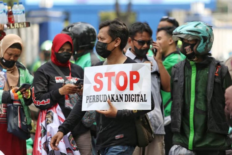 Kapolrestabes Dan Kasatlantas Polrestabes Surabaya Kawal Demo Ojol