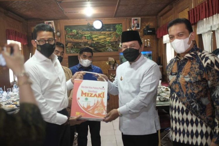 Menparekraf Sandiaga Uno Promosikan Kuliner Padang Panjang 