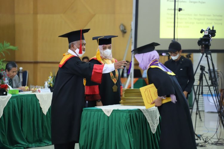 Wisuda Angkatan ke-57, UMMY Solok Kembali Cetak 91 Sarjana