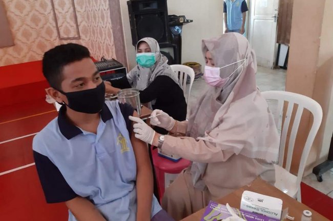 Hari Bhakti Pemasyarakatan Rupajang Berikan Vaksin Booster pada WBP