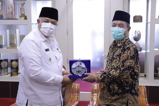 Bupati Merangin Sharing Informasi ke Kota Solok