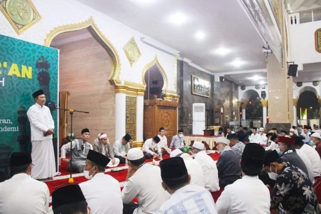 Peringatan Nuzul Qur'an di Masjid Raya Baitul Izzah Bengkulu Berjalan Hikmat 
