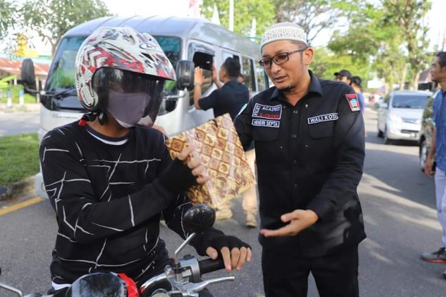 Hendri Septa: Pemko Padang Terus Berupaya Meringankan Kebutuhan Masyarakat 