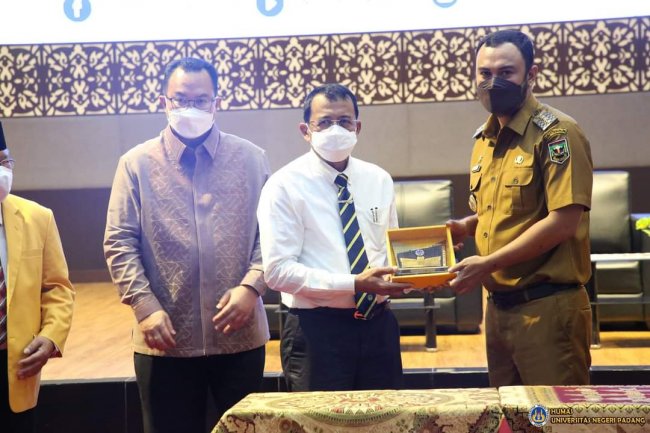 Ketua DPP ICMI Pusat Berikan Kuliah Umum di UNP