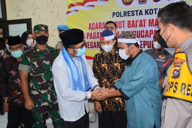 Bai'at Dua Mantan Anggota NII di Padang Sumpah Setia NKRI