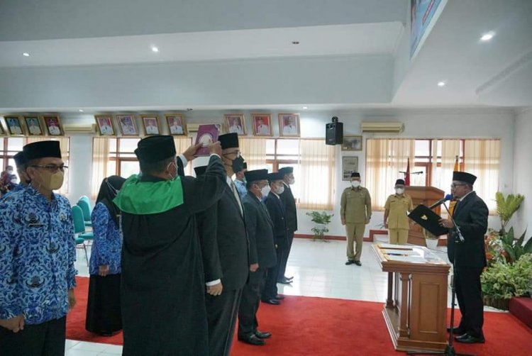 Lantik Pejabat Pemda Tanah Datar. Ini pesan Bupati Eka Putra