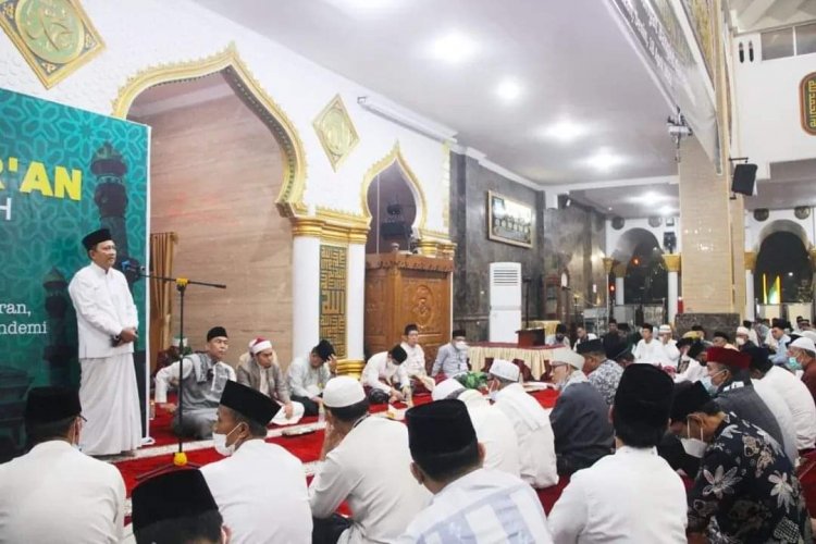 Peringatan Nuzul Qur'an di Masjid Raya Baitul Izzah Bengkulu Berjalan Hikmat 
