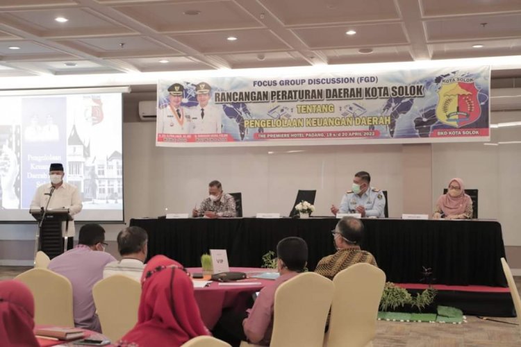 Kelola Keuangan Dengan Tertib Pemko Solok Bahas Ranperda Pengeloaan Keuangan Daerah