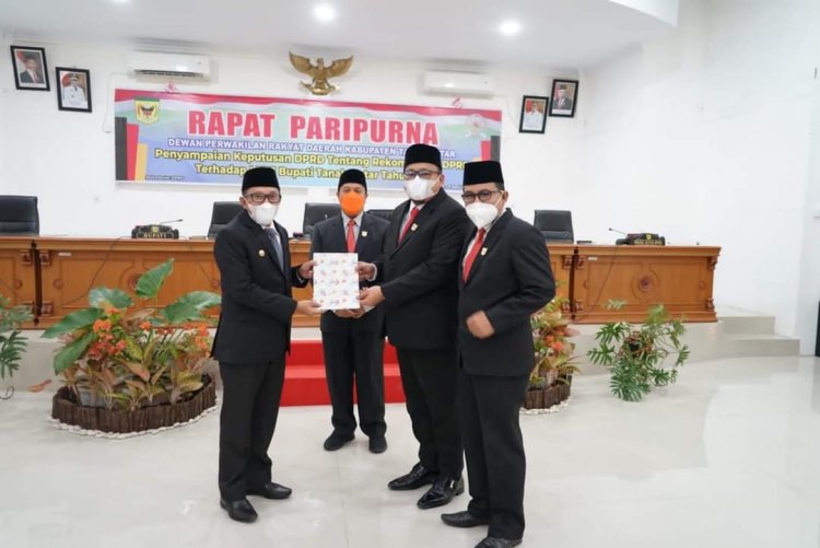 DPRD Tanah Datar Sampaikan 22 Rekomendasi Terhadap LKPJ Tahun 2021
