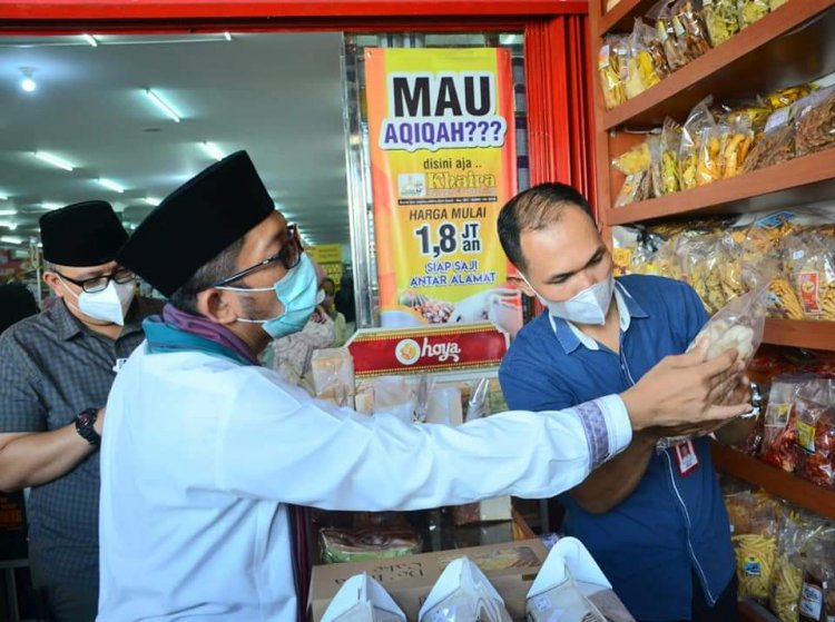 Wako Hendri Septa Sidak Ketersediaan dan Harga Bahan Pokok Jelang Lebaran, Jangan Jual Produk Kadaluarsa
