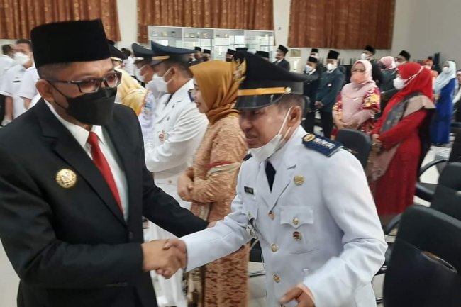 Di Lantik Wali Kota Padang,  Yandra, SE, MSi Camat Kecamatan Kuranji 