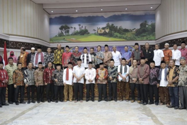 Sukses, Halal bi Halal Kerukunan Keluarga Agam (KKA) di Padang