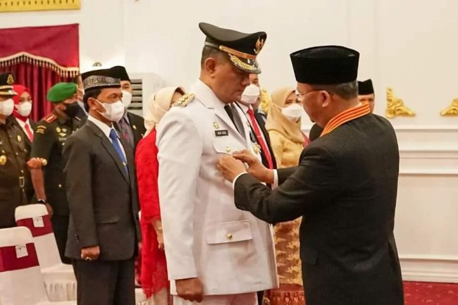 Gubernur Bengkulu Rohidin Mersyah Melantik Heriyandi Roni sebagai Pj, Bupati Benteng