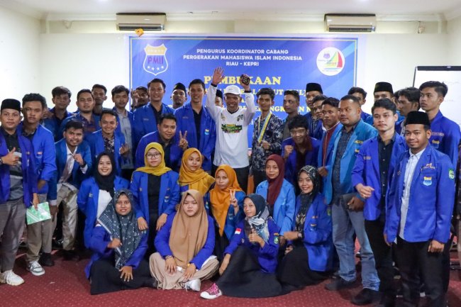 Pj. Bupati Kampar : Mahasiswa Harus Siap Hadapi Tekhnologi Informasi dan Revolusi 4.O. 