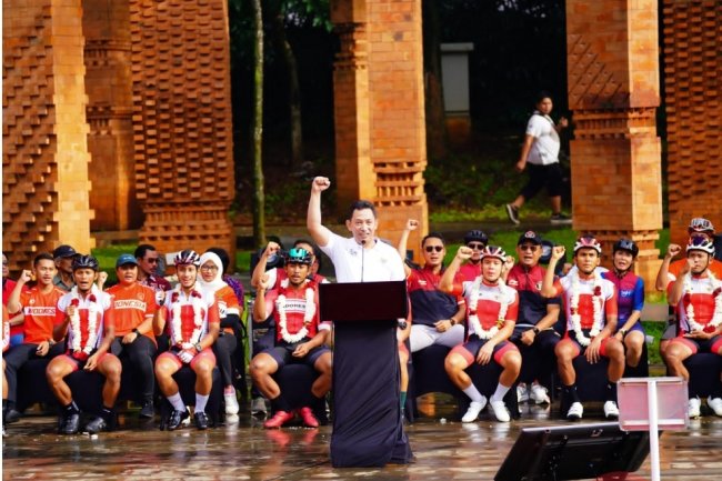 Sumbang 8 Medali, Kapolri Jenderal Listyo Sigit Prabowo Apresiasi Atlet Sepeda Sea Games 2022