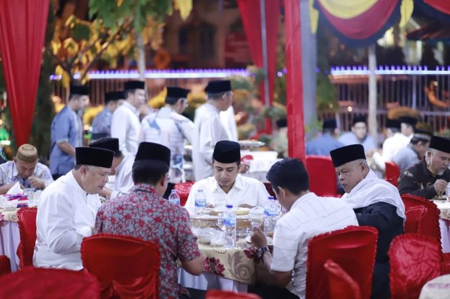 Buka Puasa, Wawako Ramadhani di Lepas Menunaikan Ibadah Haji