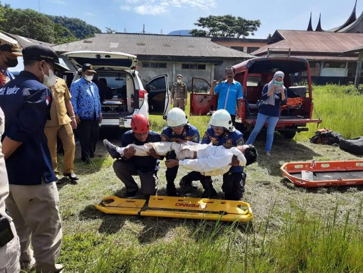 Wawako Asrul Saksikan Simulasi Bencana KSB Silaing Atas 