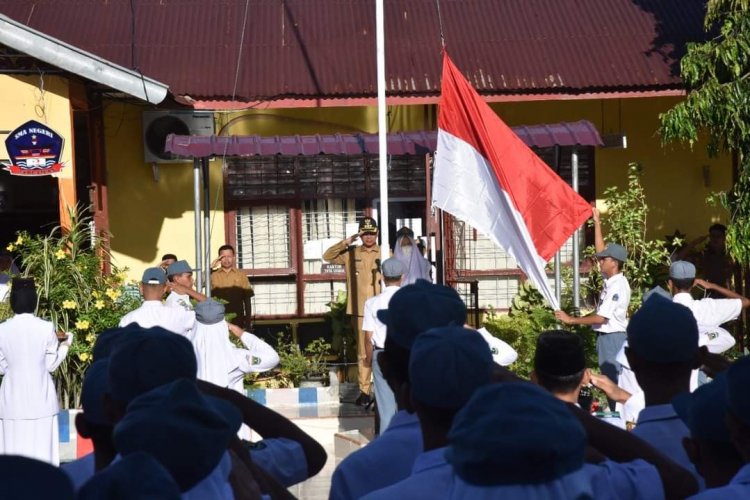 Wali Kota Genius Umar Pembina Upacara di Negeri 2 Pariaman