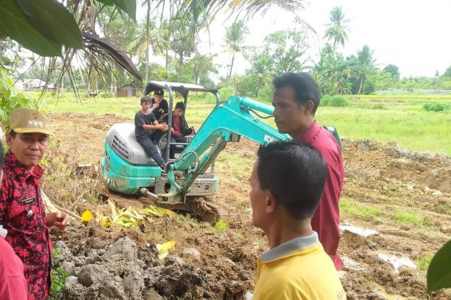 Sukseskan Manunggal BBGRM, Camat Kuranji Lakukan Monitoring ke Kelurahan dan Motivasi Masyarakat Lakukan Gotoroyong