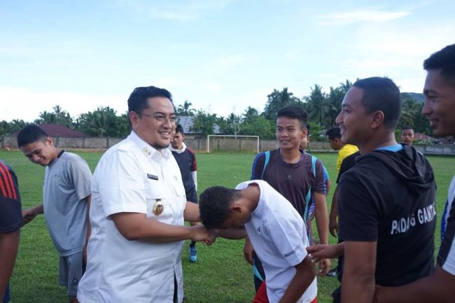 Ajak Aktif Berolahraga,  Wabup Tanah Datar Motivasi Kegiatan Pemuda Padang Ganting