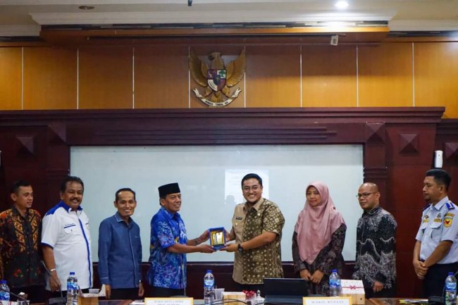 Komisi II DPRD Provinsi Sumbar Kunjungi Tanah Datar, Wabup  Richi Aprian Sampaikan Penanggulangan PMK 