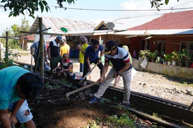 Wawako Asrul Gotong Royong Bersama Warga Guna Atasi Dampak Banjir