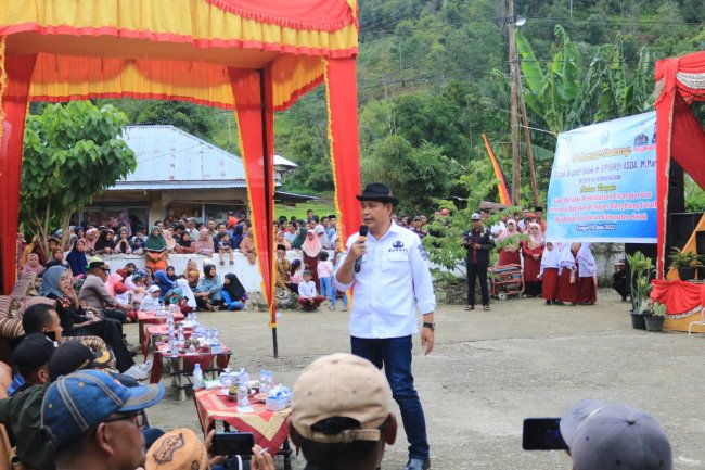 Kedatangan Bupati Solok di Sambut Antusias Masyarakat Tigo Lurah. Eskavator Siap Buka Jalan Usaha Tani