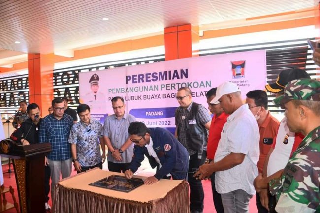 Wako Hendri Septa Resmikan Pertokoan Pasar Lubuk Buaya