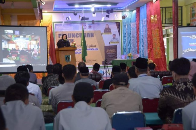 Resmi Diluncurkan Buku “Kulliyatul Mubalighien dari Kauman Padang Panjang untuk Indonesia” 