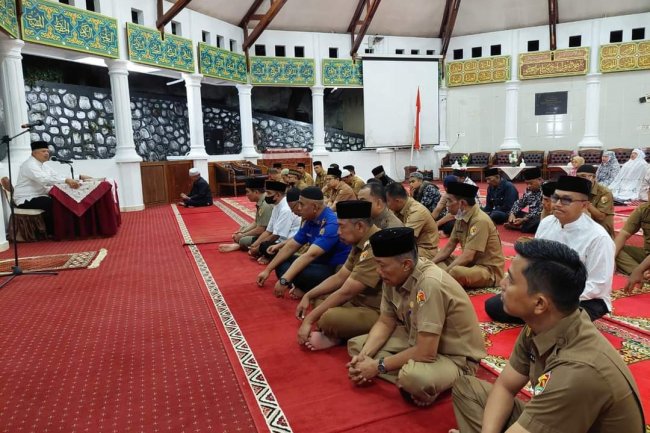 Rakor Pemerintah Kota Solok Diawali Dengan Shalat Subuh Berjemaah 