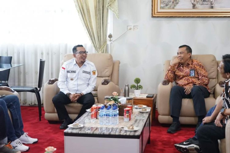 Bupati Eka Putra Minta Telkom Atasi Blank Spot di Tanah Datar
