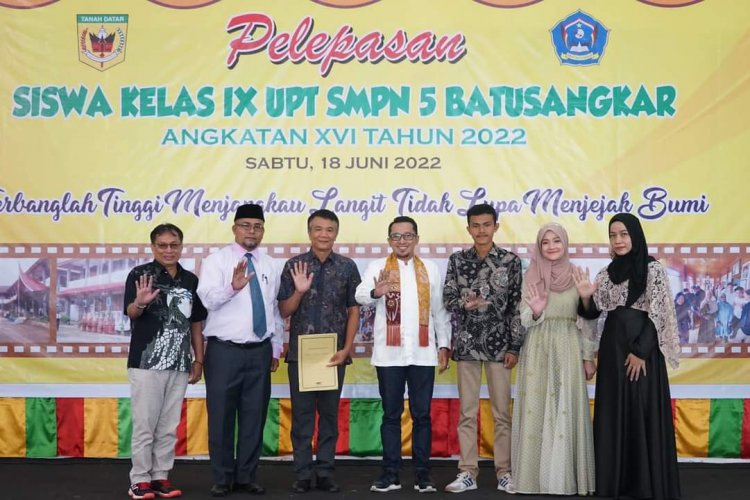  Ini Pesan Bupati Eka Putra Kepada Siswa SMP Negeri 5 Batusangkar 