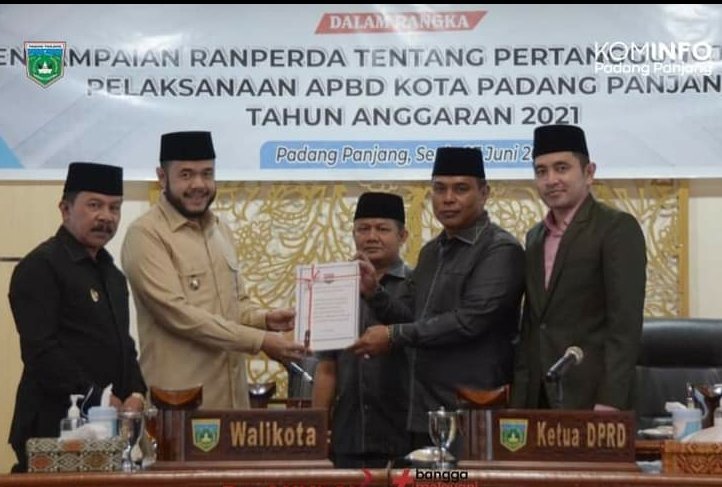 Wako Fadly Amran Sampaikan Pertanggungjawaban Pelaksanaan APBD 2021 ke Dewan