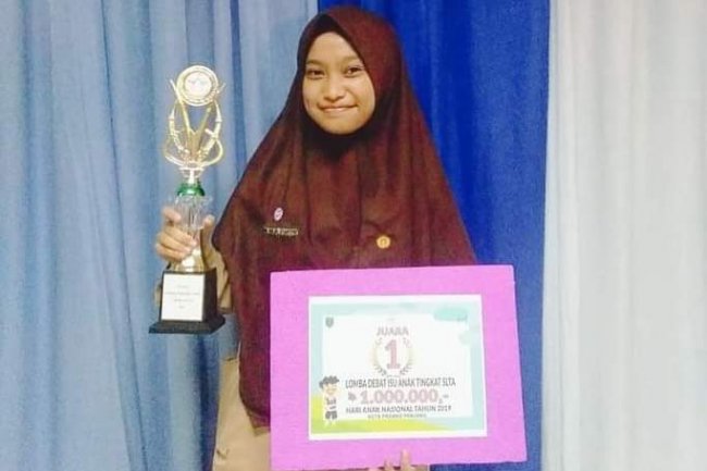 Rahmi Aulia Syafitri Lulus Program Studi Matematika Fakultas Science di Bartin University Turkiye.