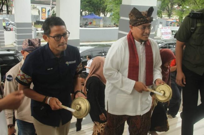 Sandiaga Uno Narasumber Workshop  Kata Kreatif 2022 di Tanah Datar 