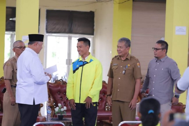 Pulang Kejurda di Pasaman, Atlet PASI Kota Solok Terima Bonus Dari Wali Kota Zul Elfian Umar 