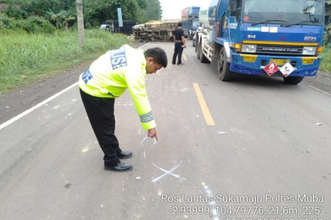 Warga Kota Solok Alami Kecelakaan Beruntun di Sungai Lilin,Sumatera Selatan
