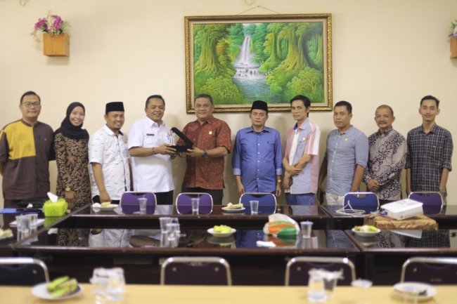 Komisi II DPRD Kota Solok Kunjungan Kerja ke Bappeda Agam