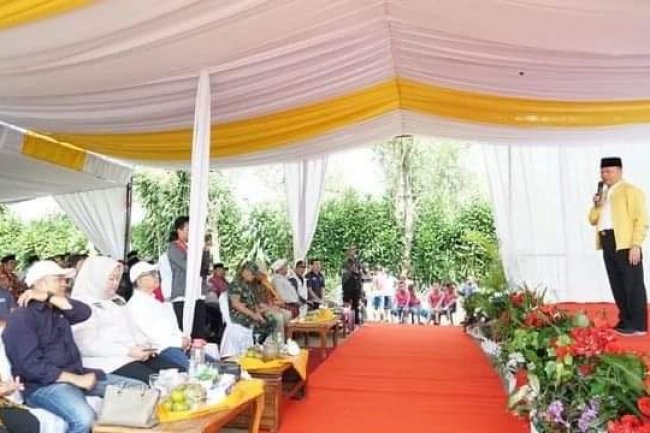 Gubernur Bengkulu Letakkan Batu Pertama Pembangunan Bedah Rumah di Desa Pulo Geto Baru 