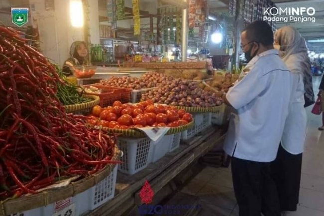 Harga Komoditi Pangan di Pasar Padang Panjang Alami Penurunan 
