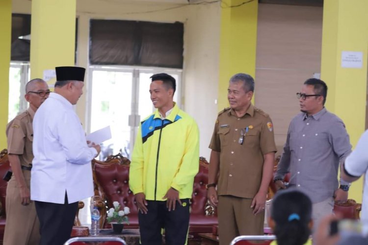 Pulang Kejurda di Pasaman, Atlet PASI Kota Solok Terima Bonus Dari Wali Kota Zul Elfian Umar 