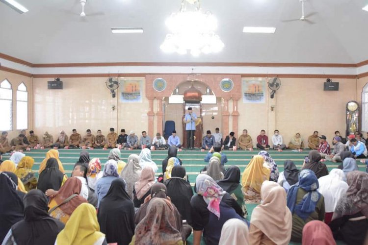 159 Mustahik Terima Zakat dari Baznas Padang Panjang 