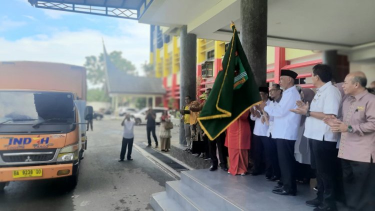 Di Lepas Gubernur Mahyeldi 1 Ton Bumbu Randang Terbang ke Jerman