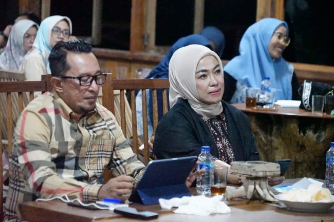 Tampil Sebagai Juara Umum, TP PKK Tanah Datar Terima Reward Dari Bupati Eka Putra 