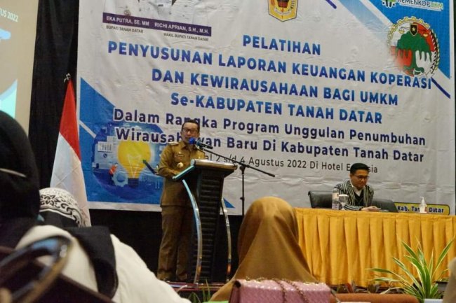 Pemkab Tanah Datar Berikan Pelatihan Bagi Koperasi dan UMKM. 50 Persen Koperasi Terancam Dibubarkan 