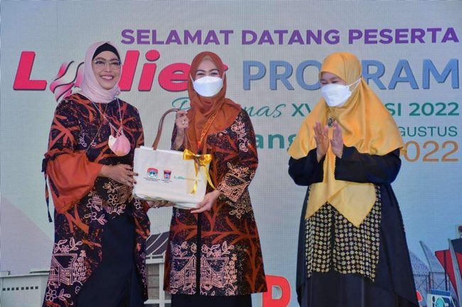  Ny Yane Ardian Bima Arya: Ladies Program Upaya Istri Wako Padang Angkat Potensi Fesyen Daerah 